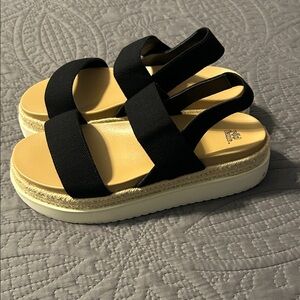 Wild Fable Black and Cream Espadrille Sandals